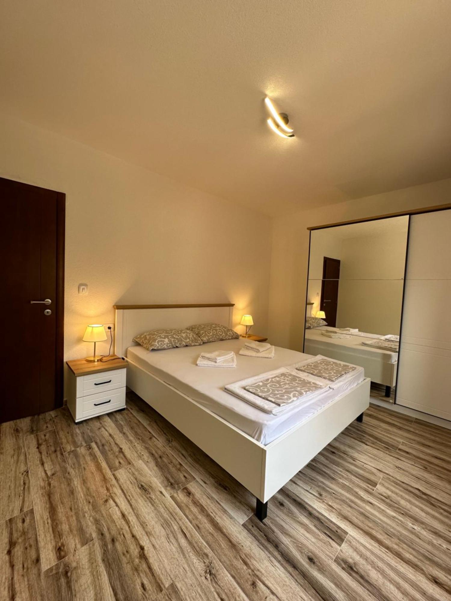 Sunny Apartment Kotor Bagian luar foto