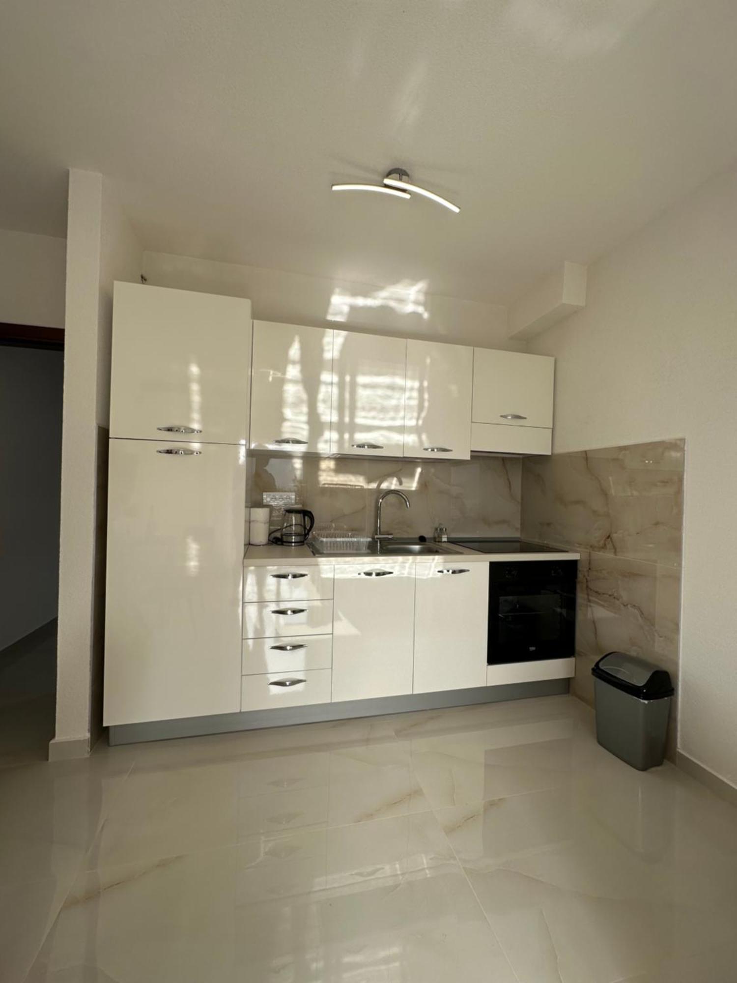 Sunny Apartment Kotor Bagian luar foto
