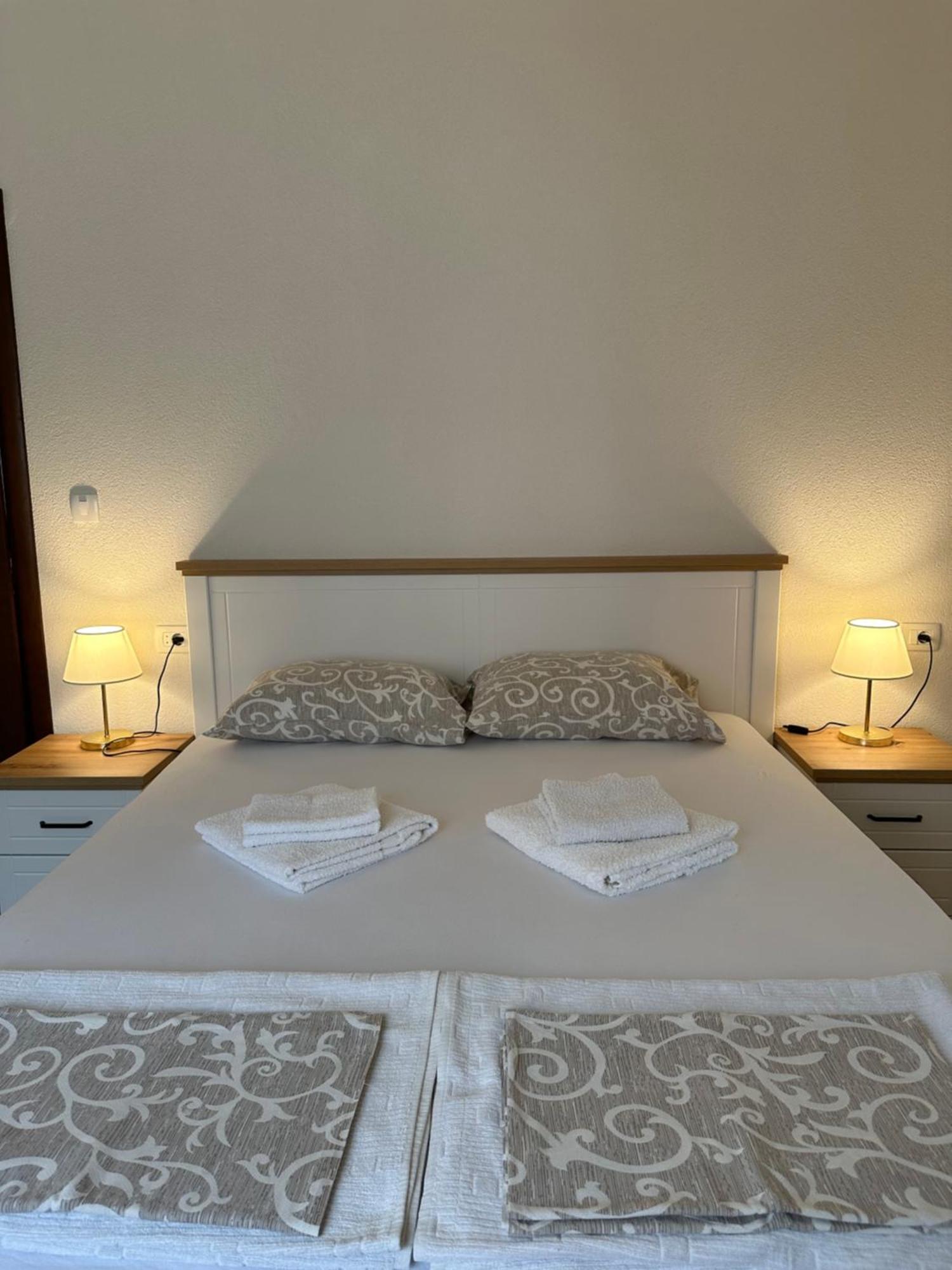 Sunny Apartment Kotor Bagian luar foto